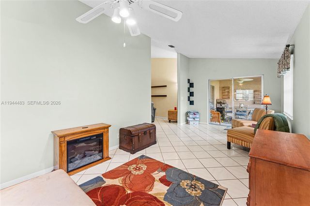 5329 Garrett Ln, West Palm Beach, FL 33417