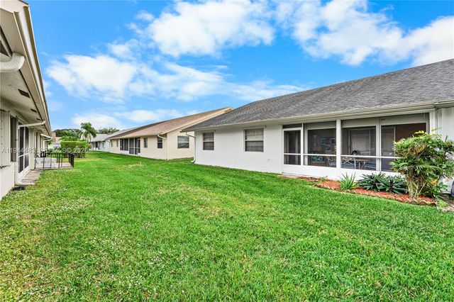 5329 Garrett Ln, West Palm Beach, FL 33417