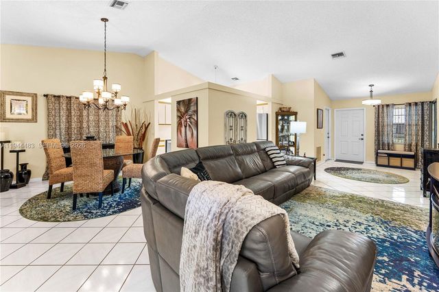 5329 Garrett Ln, West Palm Beach, FL 33417