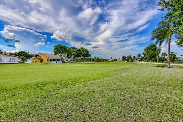 5329 Garrett Ln, West Palm Beach, FL 33417