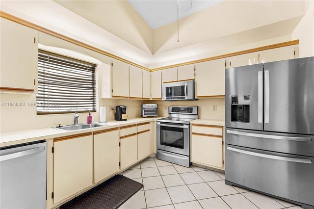 5329 Garrett Ln, West Palm Beach, FL 33417