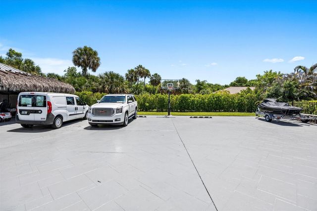 470 SE PINE Road, Port St. Lucie, FL 34984