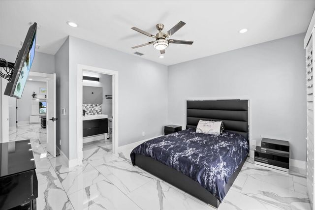 470 SE PINE Road, Port St. Lucie, FL 34984