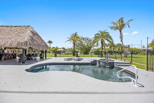 470 SE PINE Road, Port St. Lucie, FL 34984