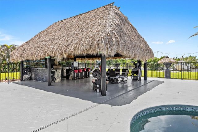 470 SE PINE Road, Port St. Lucie, FL 34984