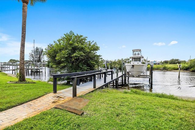 470 SE PINE Road, Port St. Lucie, FL 34984