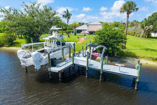 470 SE PINE Road, Port St. Lucie, FL 34984