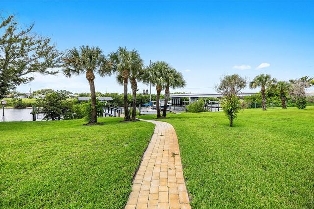 470 SE PINE Road, Port St. Lucie, FL 34984