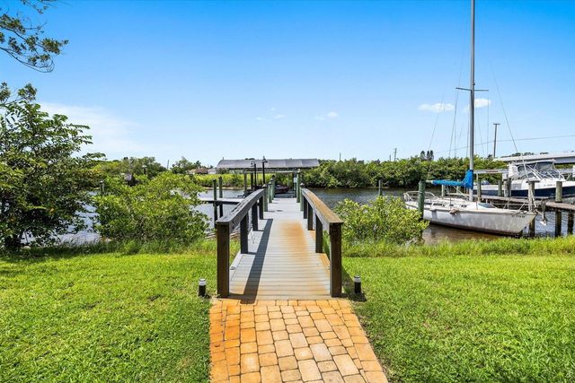 470 SE PINE Road, Port St. Lucie, FL 34984