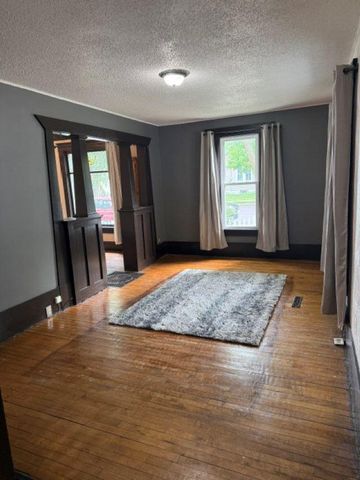 302 Nicollet Avenue, Mankato, MN 56003