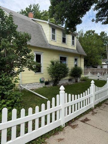 302 Nicollet Avenue, Mankato, MN 56003