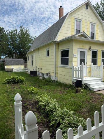 302 Nicollet Avenue, Mankato, MN 56003