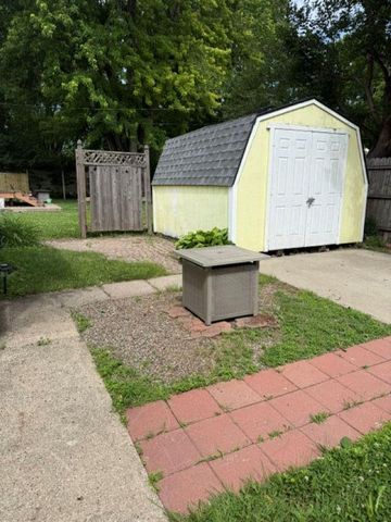 302 Nicollet Avenue, Mankato, MN 56003