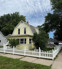 302 Nicollet Avenue, Mankato, MN 56003