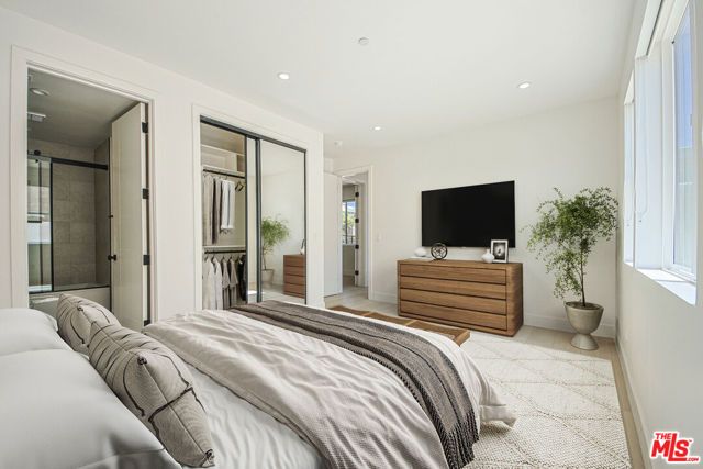 1815 Barry Avenue, Los Angeles, CA 90025