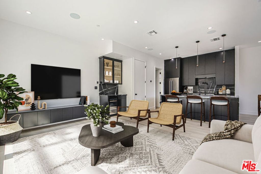 1815 Barry Avenue, Los Angeles, CA 90025