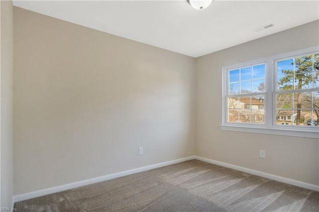 331 Malden LN, Newport News, VA 23602