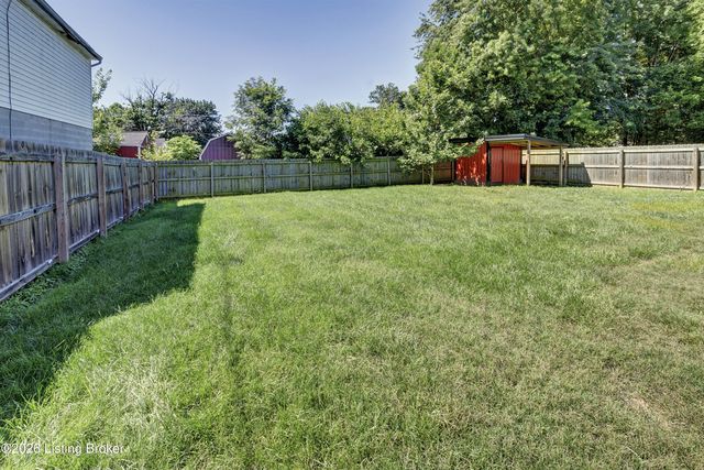 323 Meadowood Rd, Louisville, KY 40229