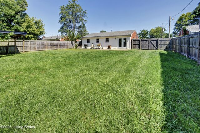 323 Meadowood Rd, Louisville, KY 40229