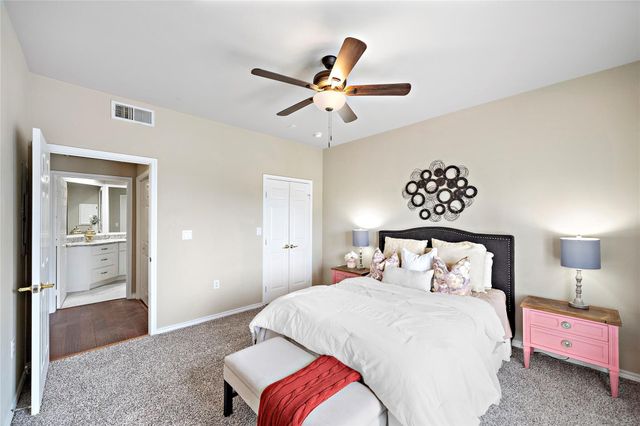 2400 Mccue Road 428, Houston, TX 77056