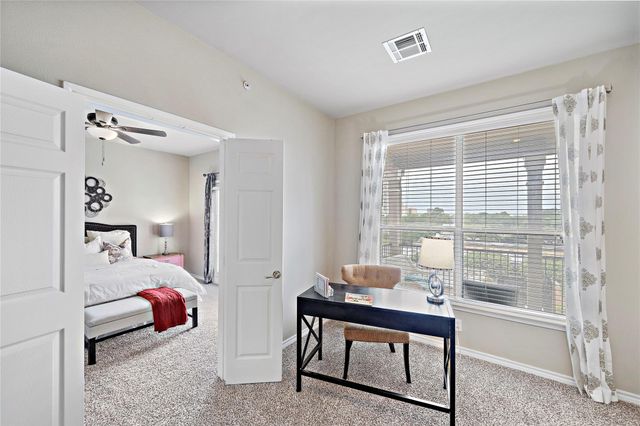 2400 Mccue Road 428, Houston, TX 77056