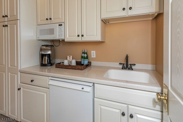 47 Van Zandt Rd, Montgomery Twp., NJ 08558