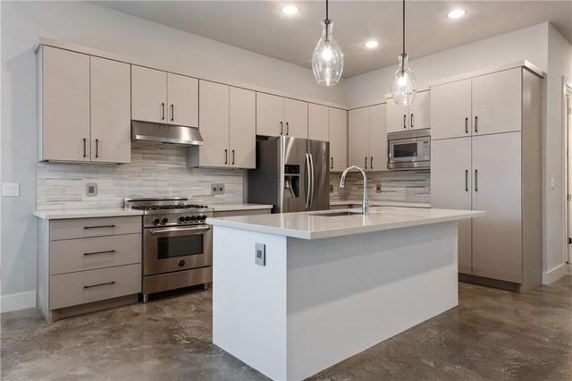 1708 E M Franklin Ave A, Austin, TX 78721