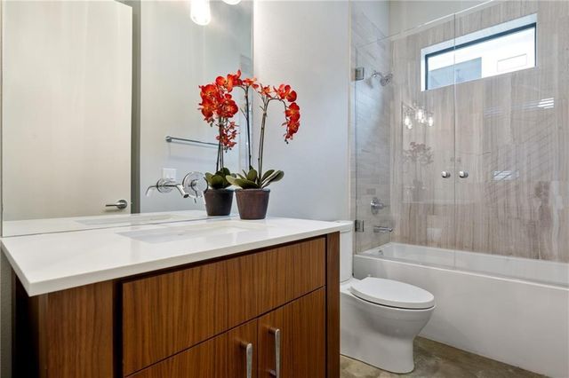1708 E M Franklin Ave A, Austin, TX 78721