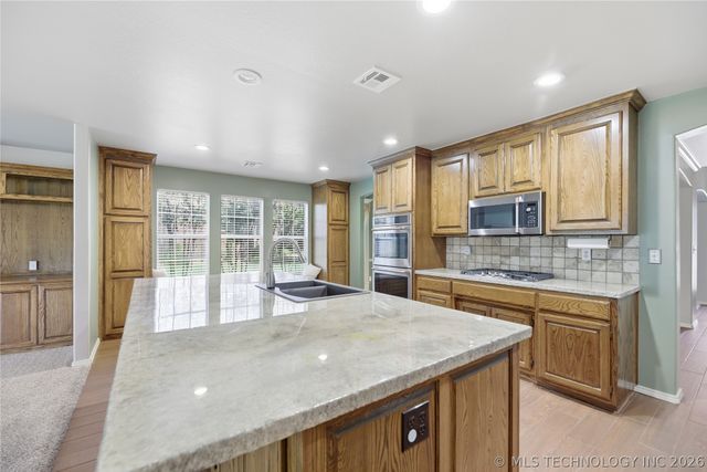 13091 E 91st Place N, Owasso, OK 74055