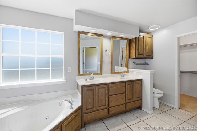 13091 E 91st Place N, Owasso, OK 74055