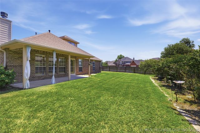 13091 E 91st Place N, Owasso, OK 74055