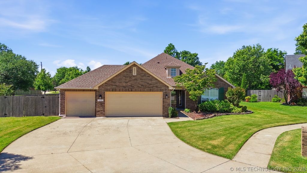 13091 E 91st Place N, Owasso, OK 74055