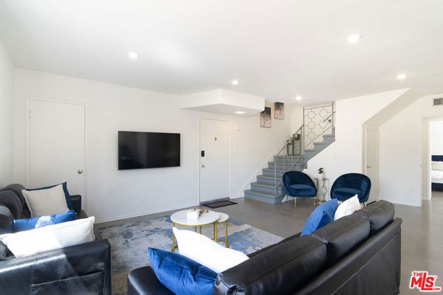 344 S Rexford Drive 7, Beverly Hills, CA 90212