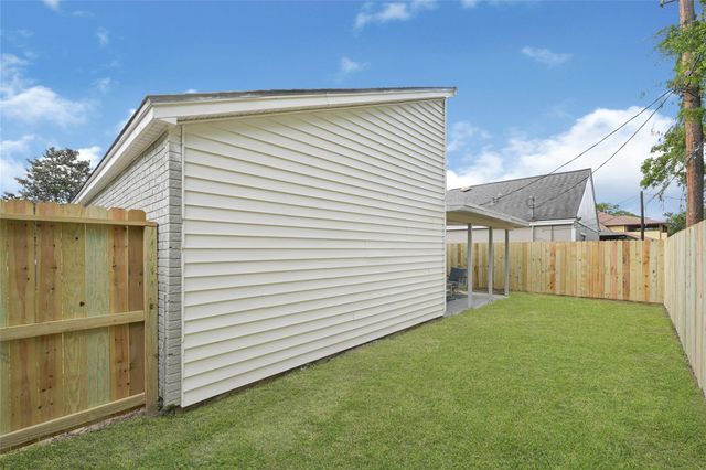 2106 Peppermill Road, Houston, TX 77080