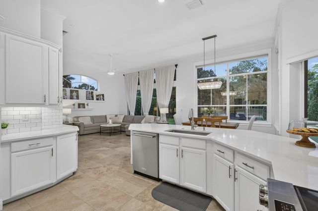 851 FOREST GLEN Lane, Wellington, FL 33414