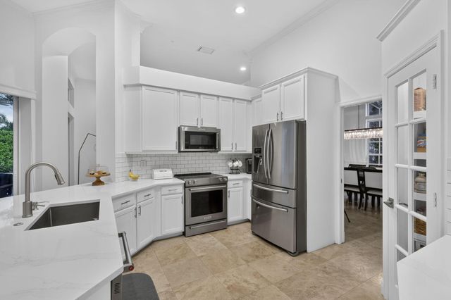 851 FOREST GLEN Lane, Wellington, FL 33414