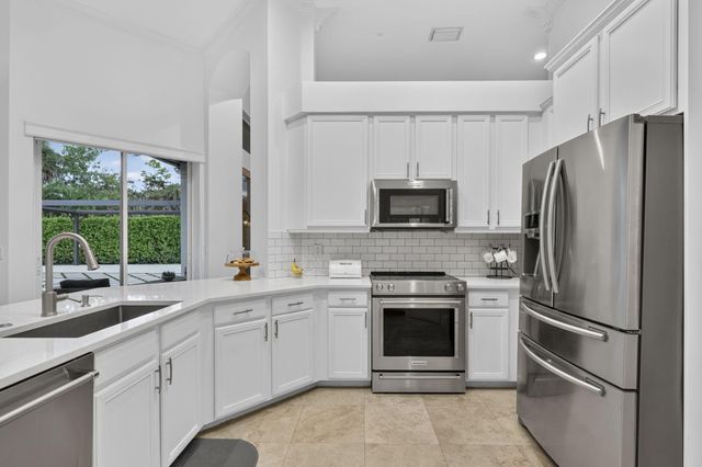 851 FOREST GLEN Lane, Wellington, FL 33414