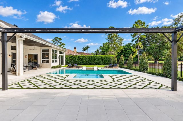851 FOREST GLEN Lane, Wellington, FL 33414
