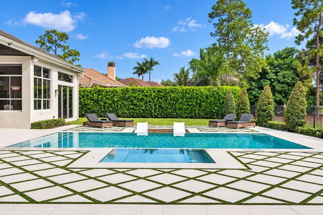 851 FOREST GLEN Lane, Wellington, FL 33414