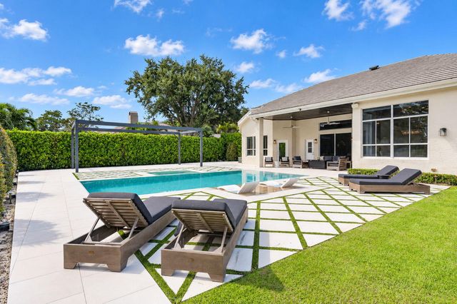 851 FOREST GLEN Lane, Wellington, FL 33414