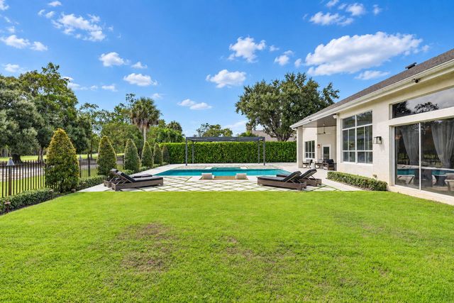 851 FOREST GLEN Lane, Wellington, FL 33414