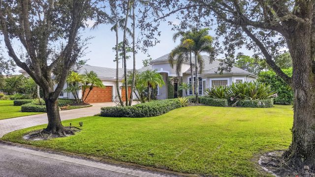 851 FOREST GLEN Lane, Wellington, FL 33414