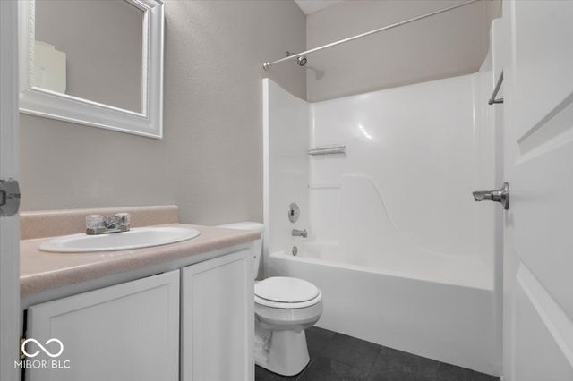 19406 Prairie Crossing Drive, Noblesville, IN 46062