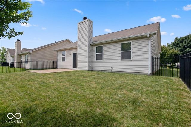 19406 Prairie Crossing Drive, Noblesville, IN 46062
