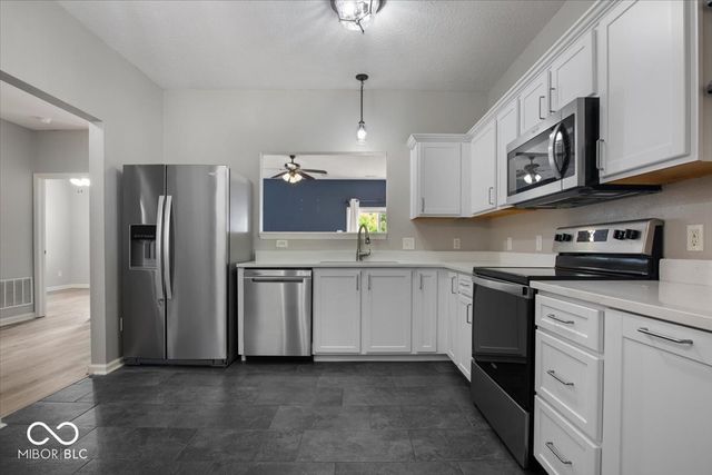 19406 Prairie Crossing Drive, Noblesville, IN 46062
