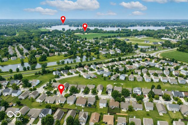 19406 Prairie Crossing Drive, Noblesville, IN 46062