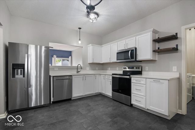 19406 Prairie Crossing Drive, Noblesville, IN 46062