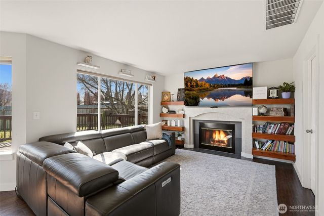 21315 40th Avenue E, Spanaway, WA 98387