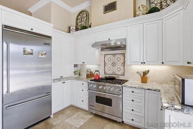 232 Calle Florecita, Escondido, CA 92029