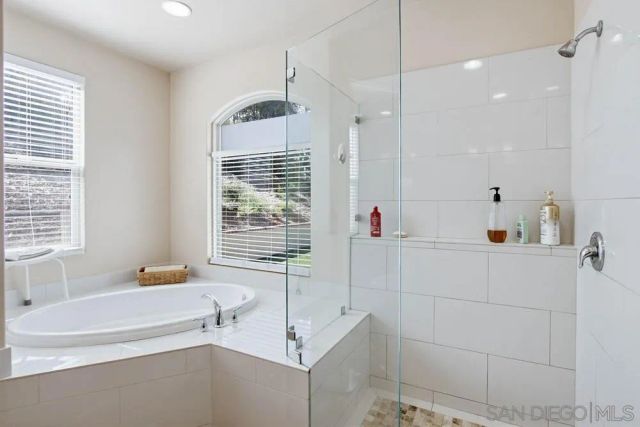 232 Calle Florecita, Escondido, CA 92029